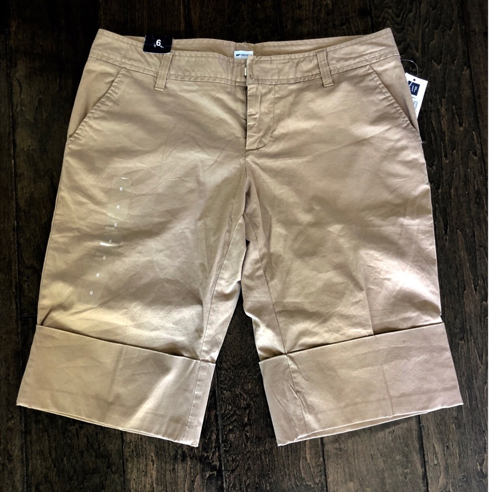 Women’s Gap Bermuda Short